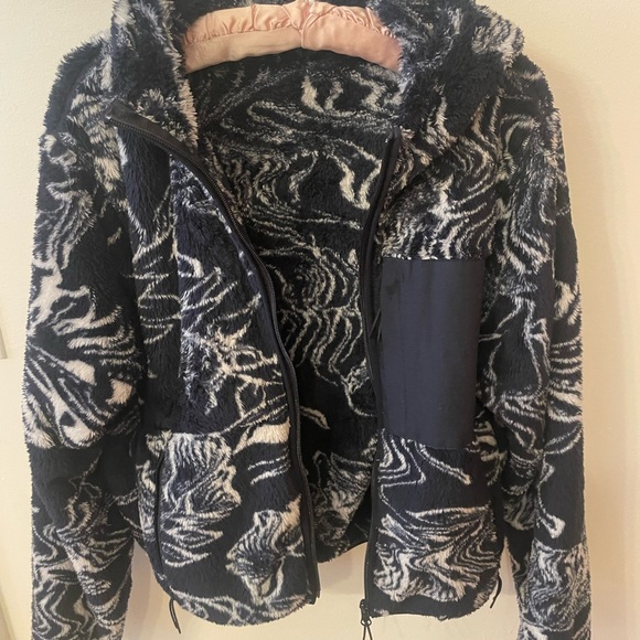 Roark cozy sweater - Picture 3 of 3